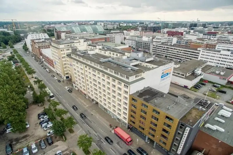 A&O HAMBURG CITY SUED