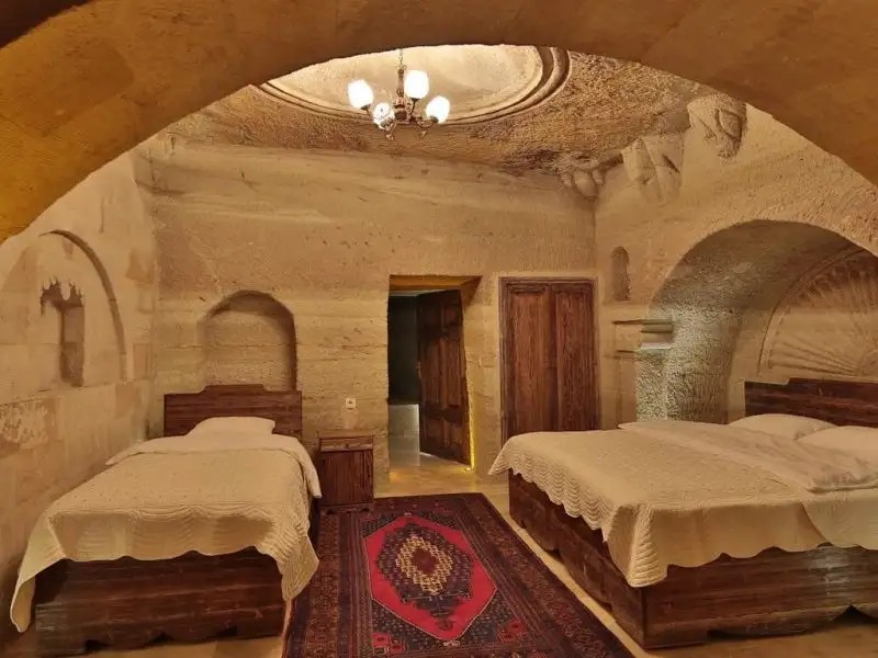 FAMILY CAVE SUITES