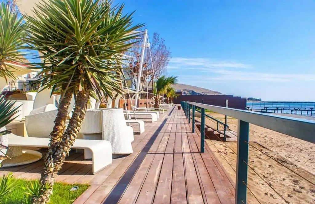 THE CRESCENT BEACH HOTEL BAKU