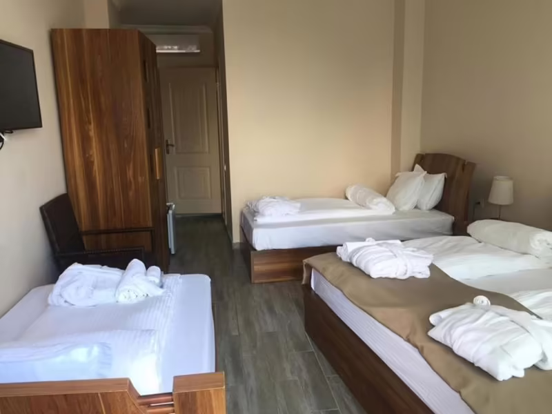 HOTEL LAZI