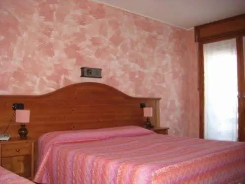 HOLIDAY DEBILI