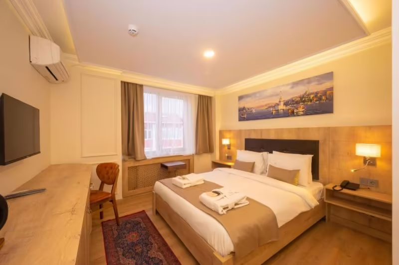 PORTA ROMANOS HOTEL