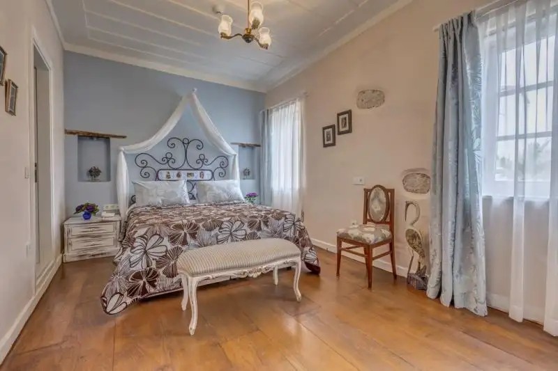 ERENDIRA HOTEL