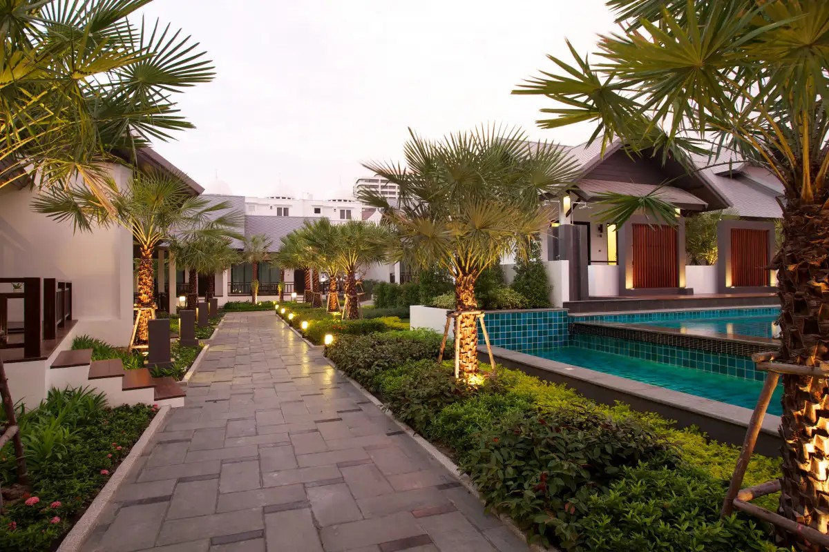 LONG BEACH GARDEN HOTEL AND PAVILION