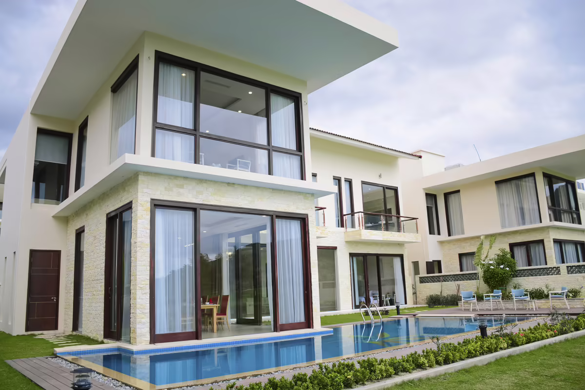 DIAMOND BAY GOLF & VILLAS