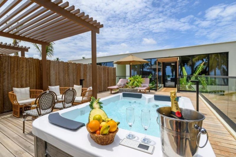 royal suite with jacuzzi