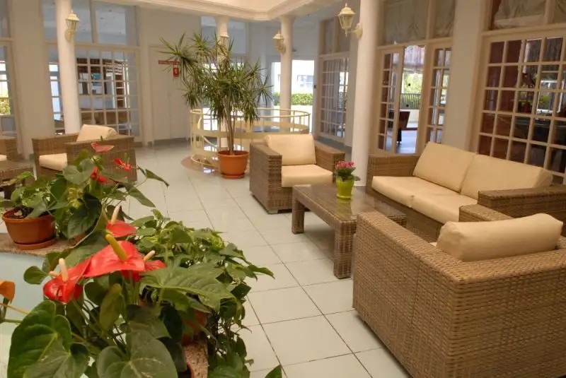 MAISTRALI PROTARAS APART