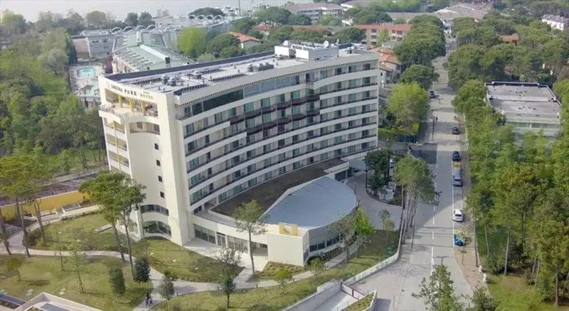 LAGUNA PARK HOTEL
