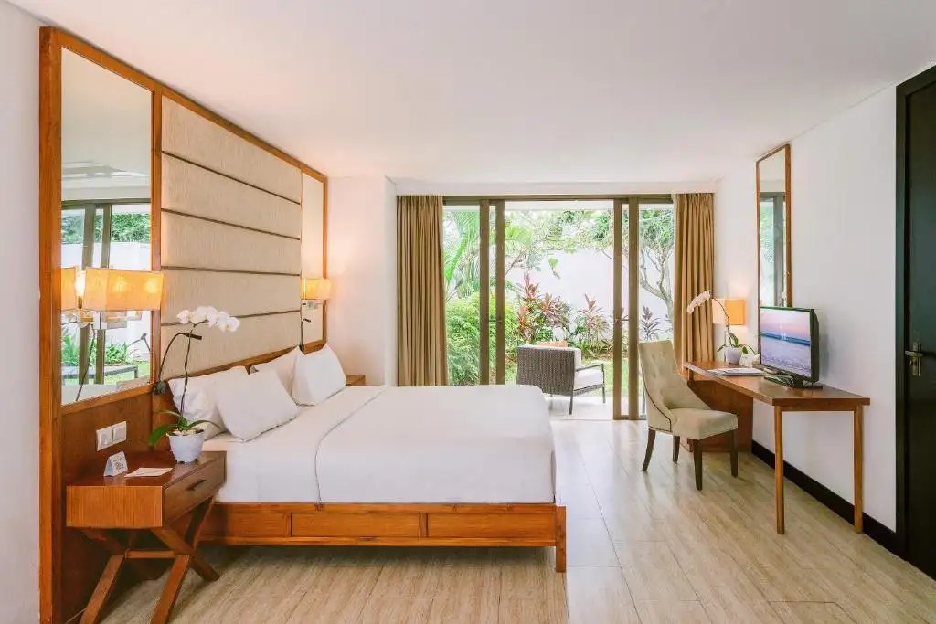 LV8 RESORT HOTEL