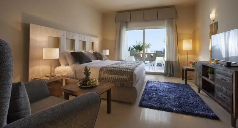 AZZURRA SAHL HASHEESH