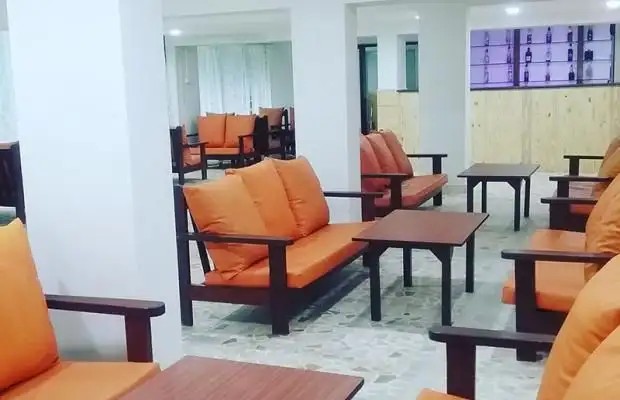 MAXIMUM HOLIDAY INN