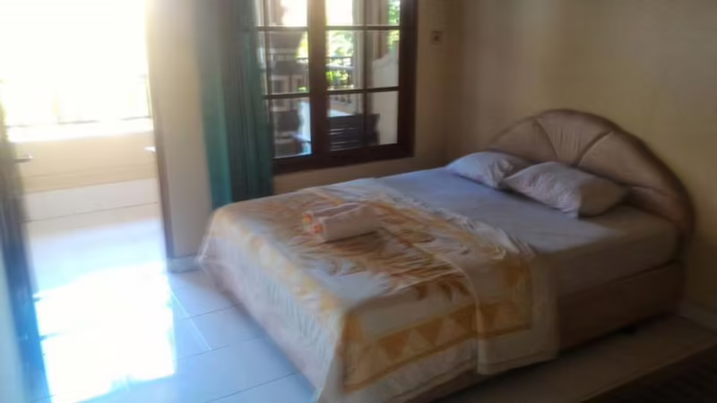 ADUS BEACH INN