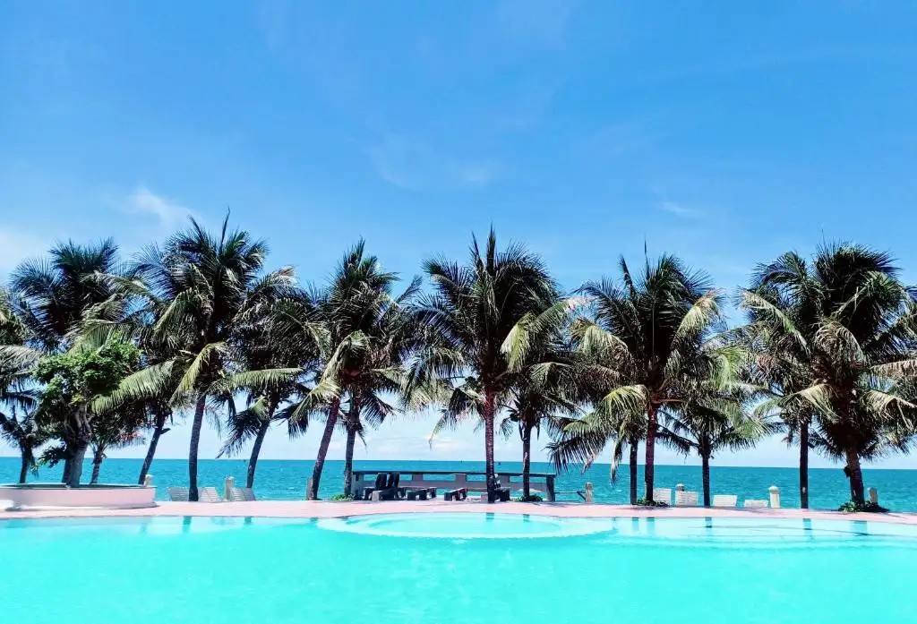 PACIFIC BEACH RESORT