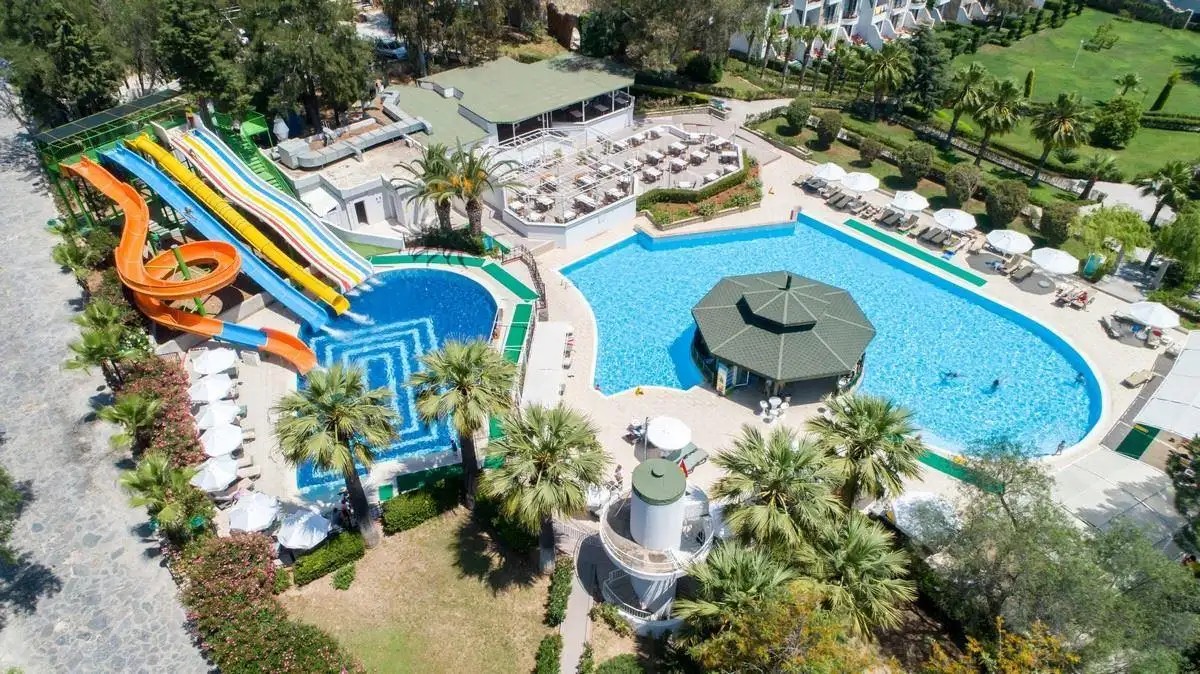 GREEN BAY RESORT (EX. CRYSTAL GREEN BAY RESORT & SPA)