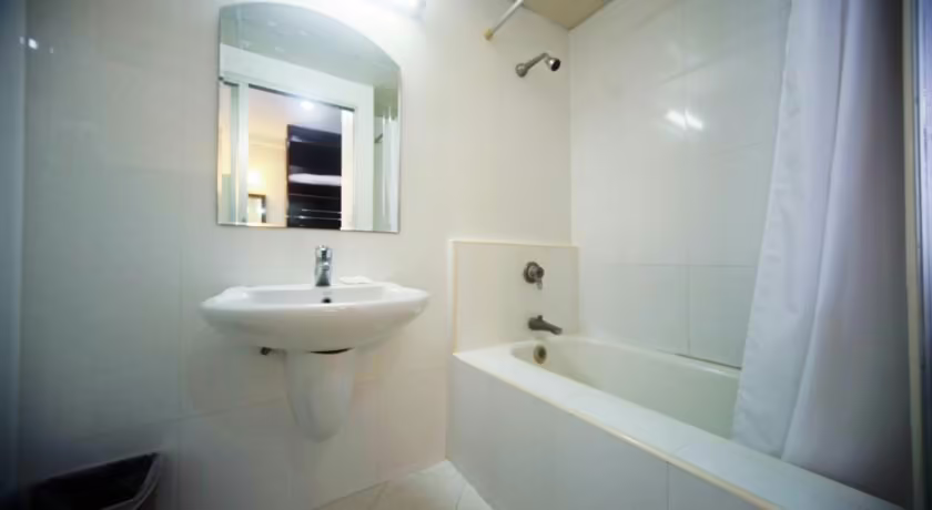 PINNACLE SUKHUMVIT INN