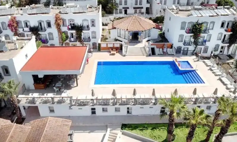 LA MAISON 48 APARTMENTS
