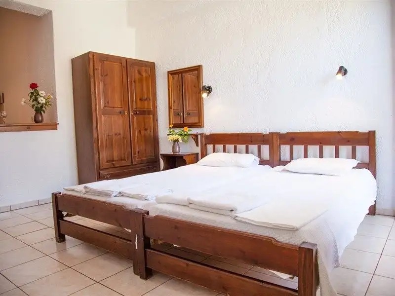 THANIA SEASIDE LUXURY SMOTEL (EX. THANIA STUDIOS APT)