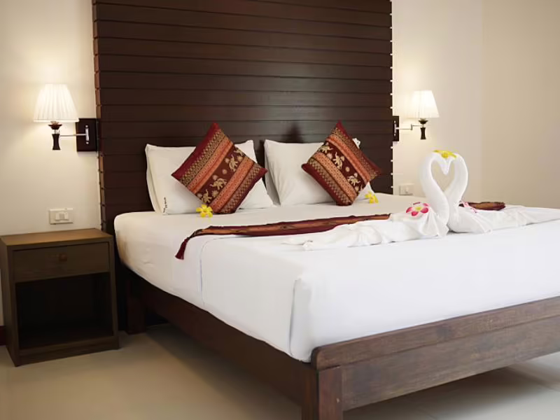 NAITHON BEACH MANSION