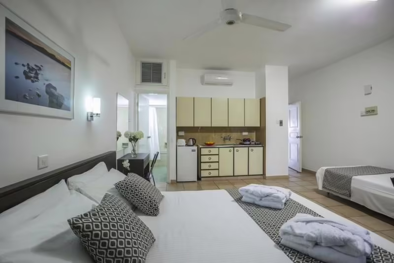 CONSTANTIANA BEACH APT