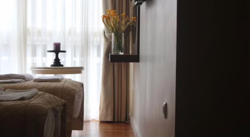 MONO SUITES