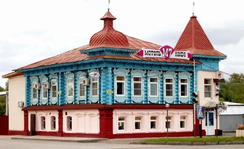 MOTEL M7