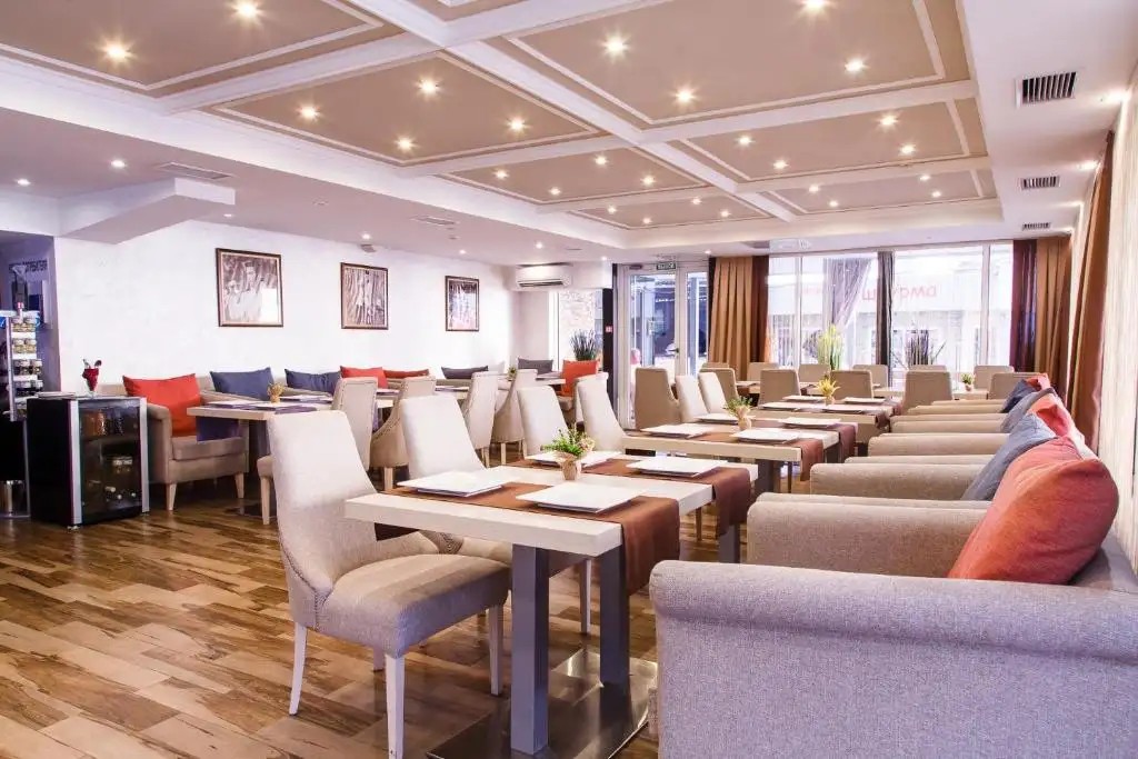 SOCHI BEACH HOTEL (СОЧИ БИЧ ОТЕЛЬ)