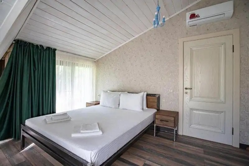 GREEN WOOD HOTEL