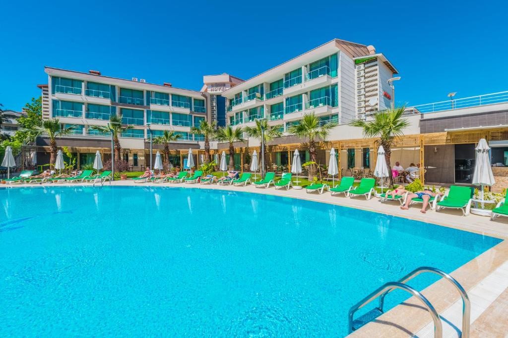 LOWE HOTEL