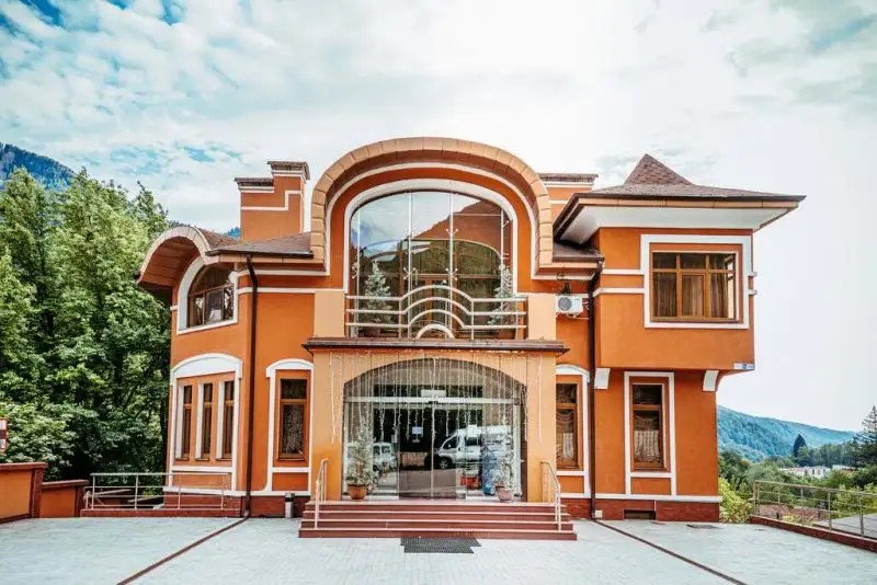 ALM HOUSE