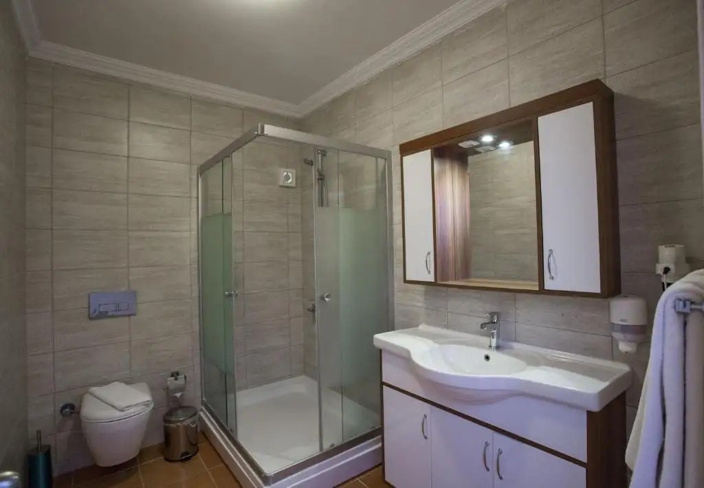 THE ONE CLUB HOTEL (EX. ALINN CLUB HOTEL)