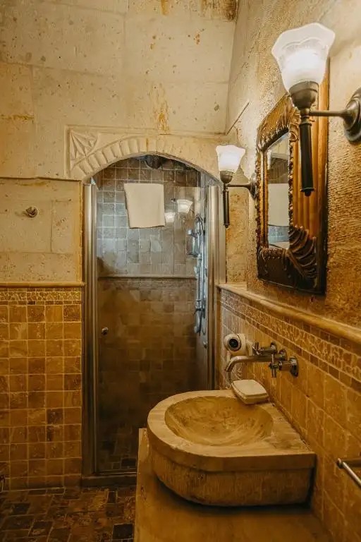 MELEKLER EVI CAVE