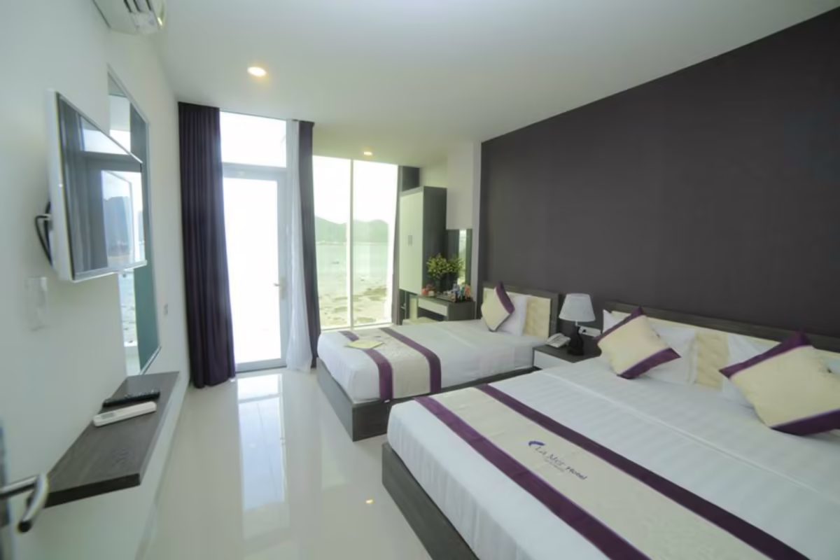 LA MER HOTEL