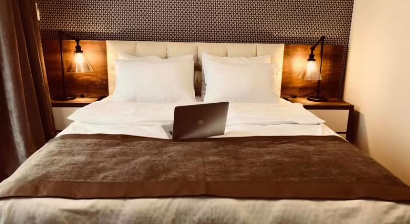 AMSER HOTEL