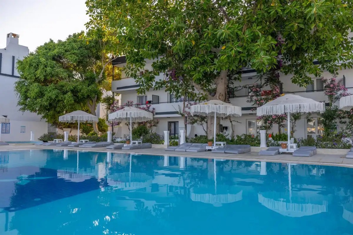 LADONIA HOTELS LUNA BEACH RESORT (EX. REGULUS BEACH RESORT)