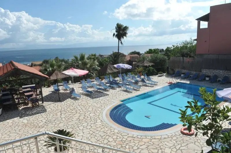 KERKYRA BEACH APARTMENTS & STUDIOS