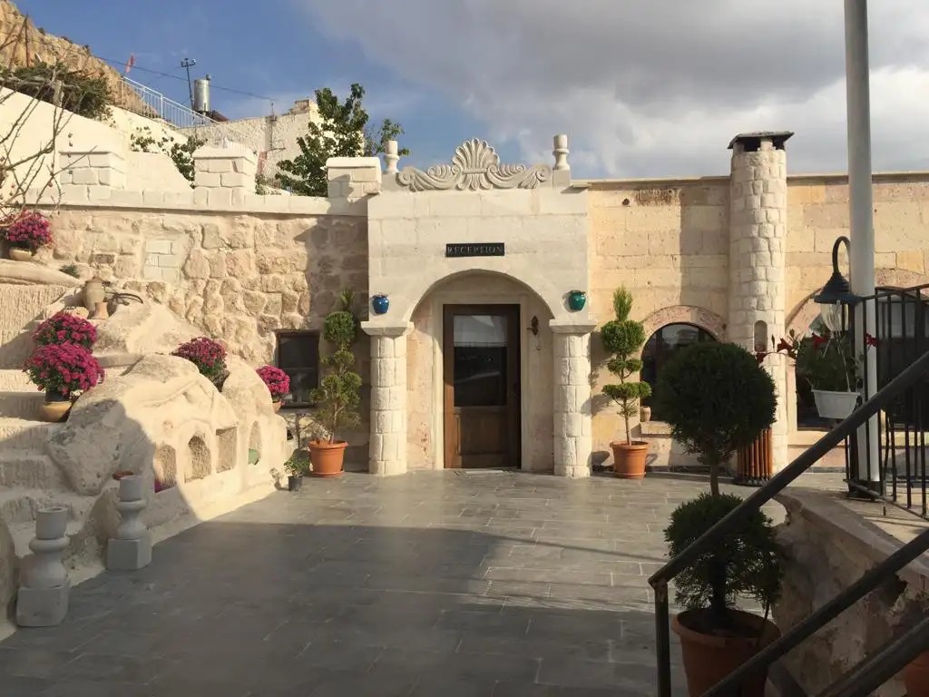 LAVENDER CAVE HOTEL
