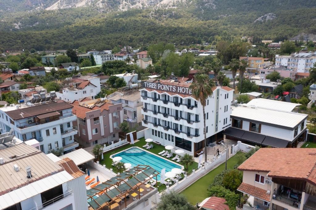 THREE POINTS HOTEL