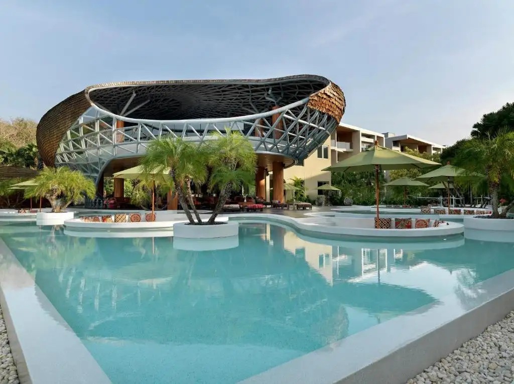 WYNDHAM GRAND NAI HARN BEACH PHUKET