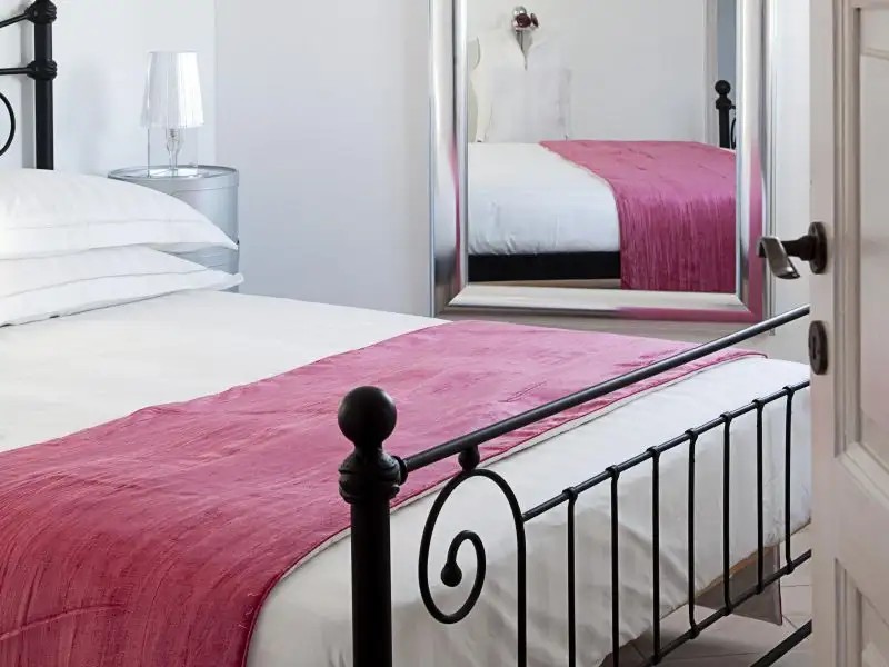 AVANT GARDE SUITES