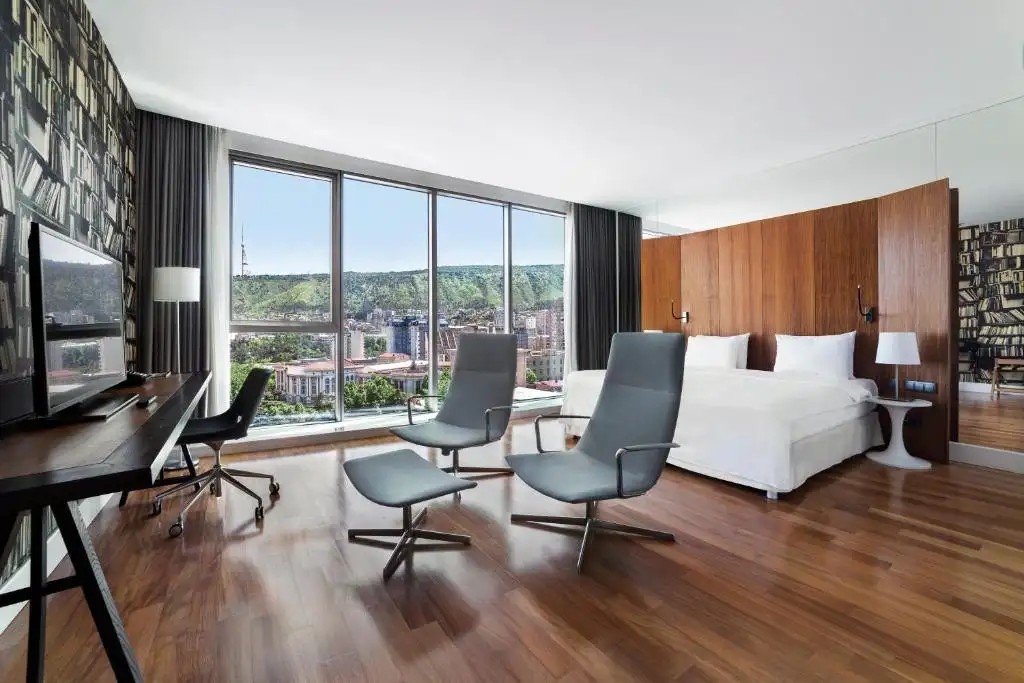 HOLIDAY INN TBILISI