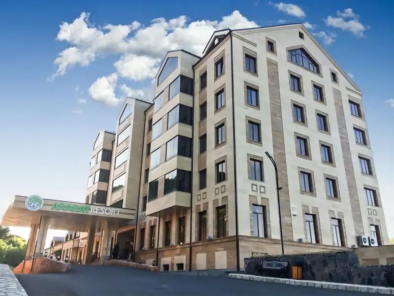 ARARAT RESORT