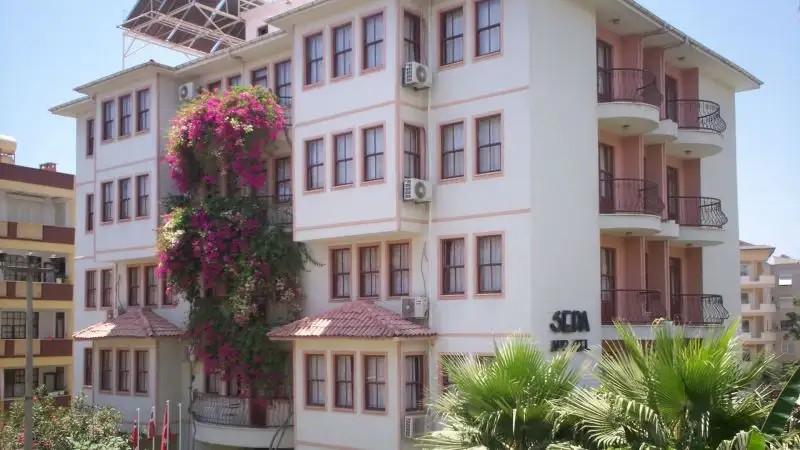 THE S APARTS & SUITES HOTEL
