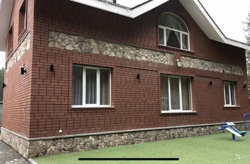 КОТТЕДЖ НА ГОРНОЛЫЖНОЙ 37А