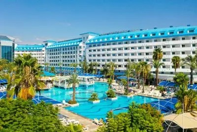CRYSTAL ADMIRAL AQUA COLLECTION (EX. CRYSTAL ADMIRAL RESORT SUITES & SPA)