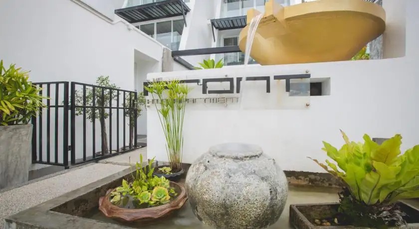 THE FRONT APARTMENTS