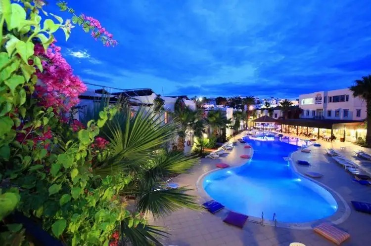 CLUB PALOMA APART