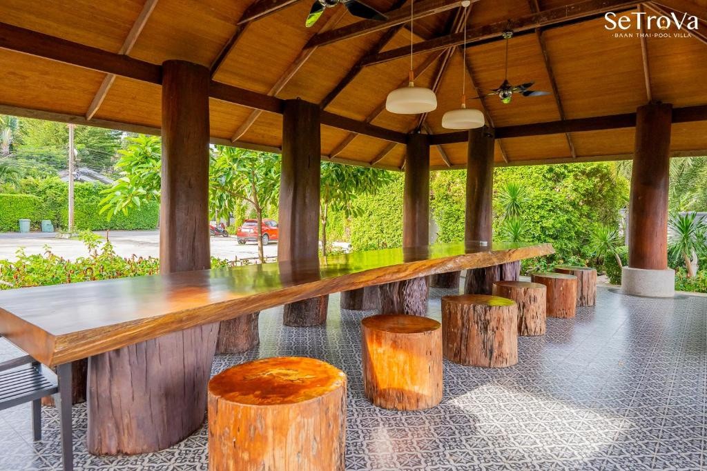 SETROVA NAI HARN GRAND POOL VILLA