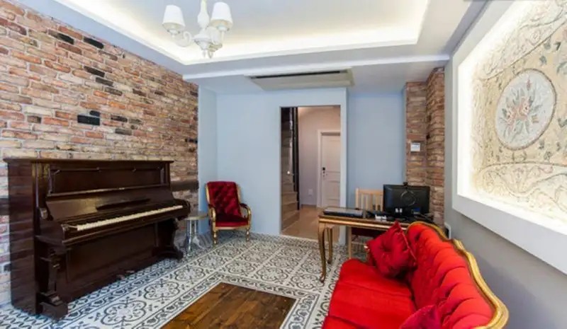 APLUS RESIDENCE