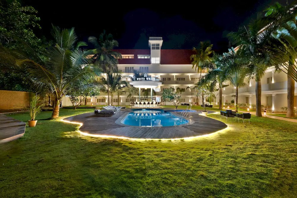 WHITE WHARF BEACH RESORT