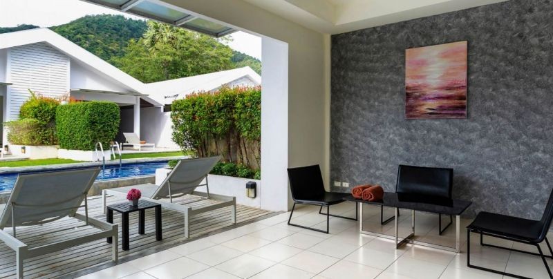 pool access suite